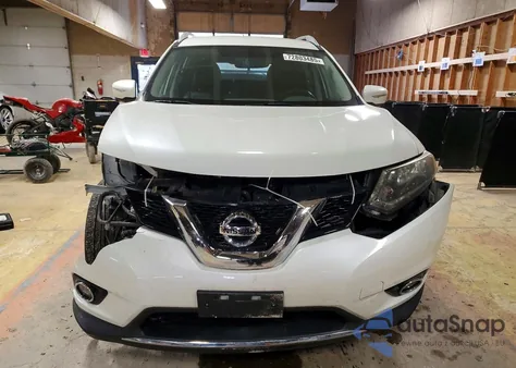 2015 Nissan Rogue S z USA, uszkodzony, nr VIN 5N1AT2MV8FC806541